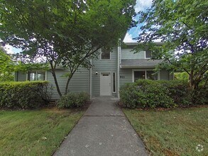Building Photo - 911-913 NW Anjni Cir