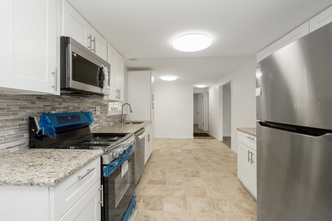 Building Photo - 60 Ellison Rd