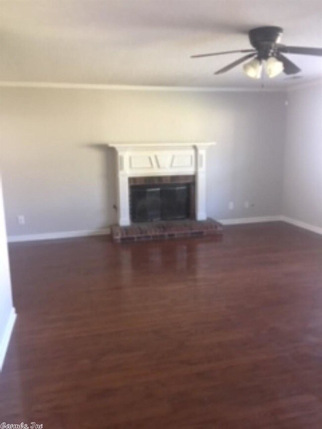 Building Photo - 23 Crestwood Cove