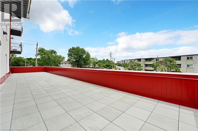 Building Photo - 301 Westmount Rd W