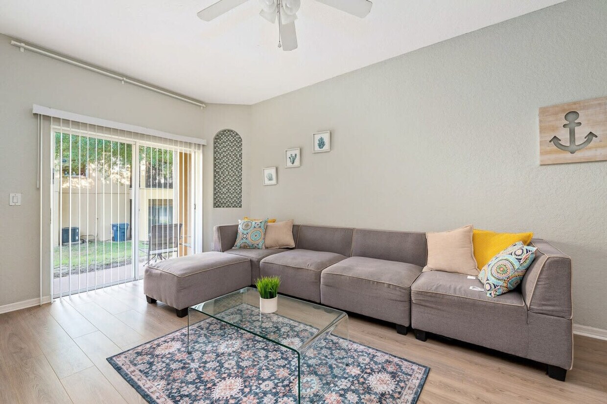 Foto principal - 243 Palermo St