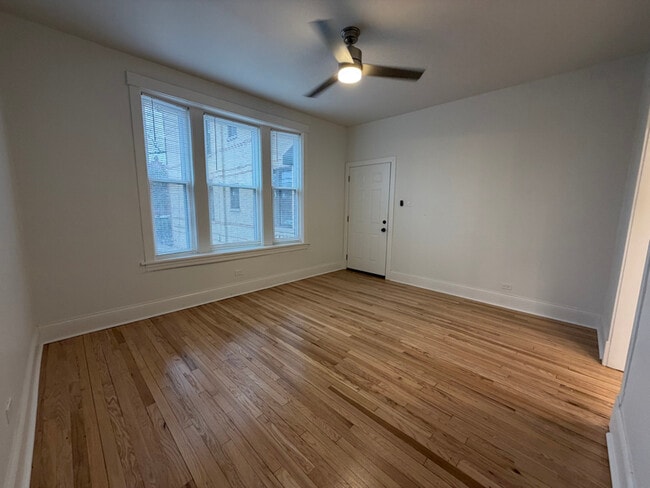 Building Photo - 3414 W Schubert Ave