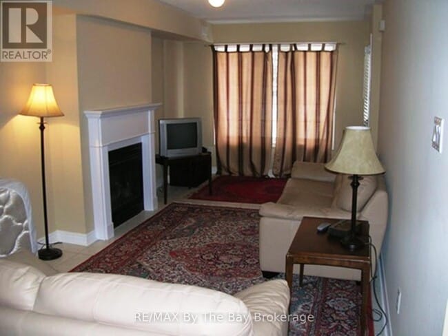 Building Photo - 21 Raglan St