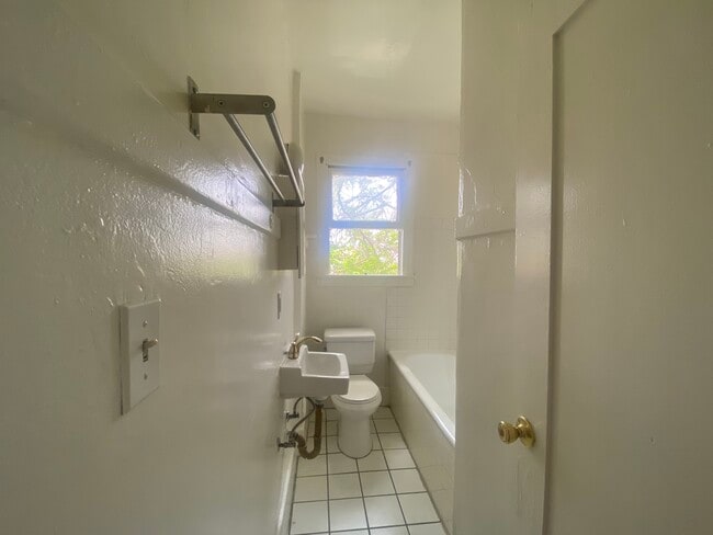Building Photo - 1600 Griffith Park Blvd