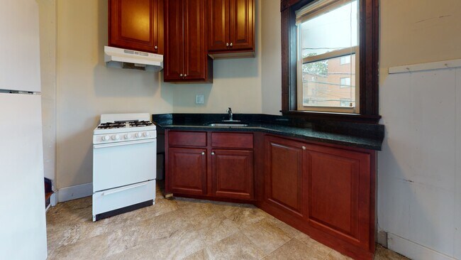 Building Photo - 35 Allston St