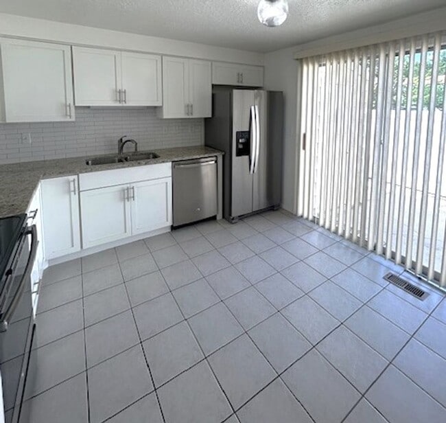 Building Photo - 4272STC