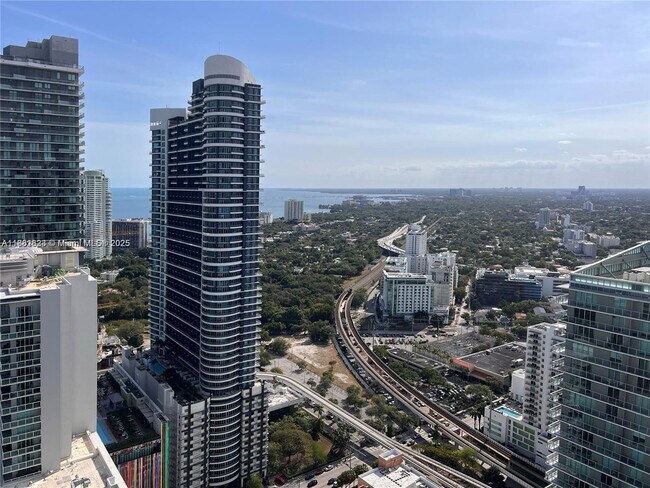 Foto del edificio - 1100 S Miami Ave