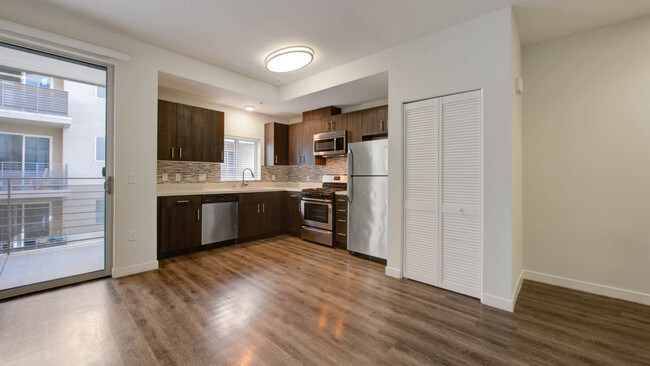 Kitchen with Stainless Steel Appliances - Radius Koreatown