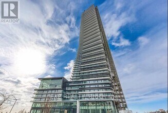 Building Photo - 448 Burnhamthorpe Rd W