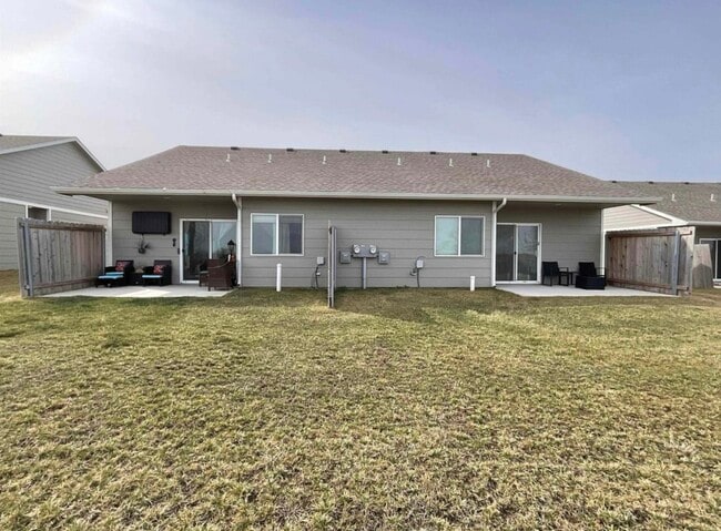 Building Photo - 5480 Colburn Ct E