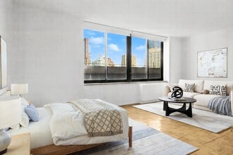 Building Photo - 161 W 61st St