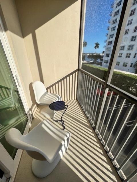 Building Photo - 1527 S Flagler Dr