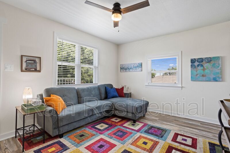 Primary Photo - 450 Porter Ave