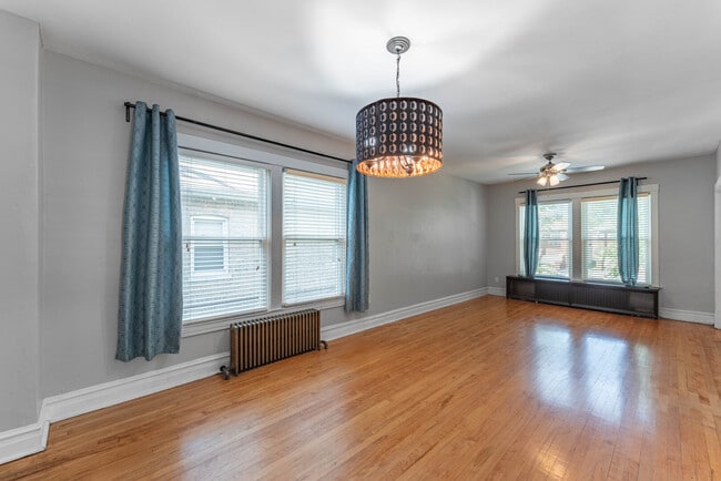 Foto del edificio - 1327 S Harvey Ave