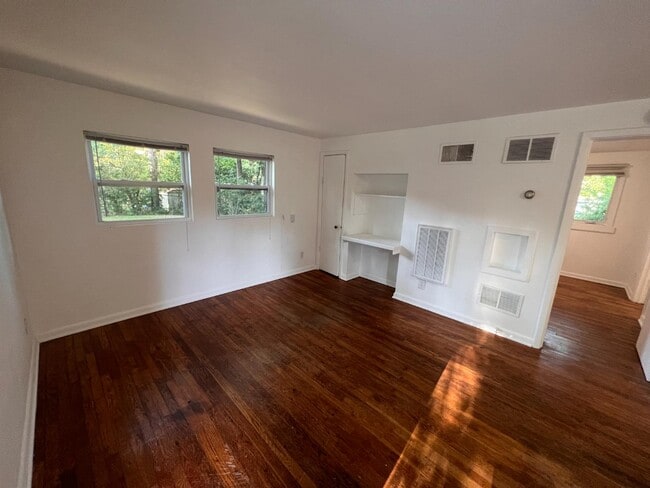 Building Photo - 1732 W 21st St