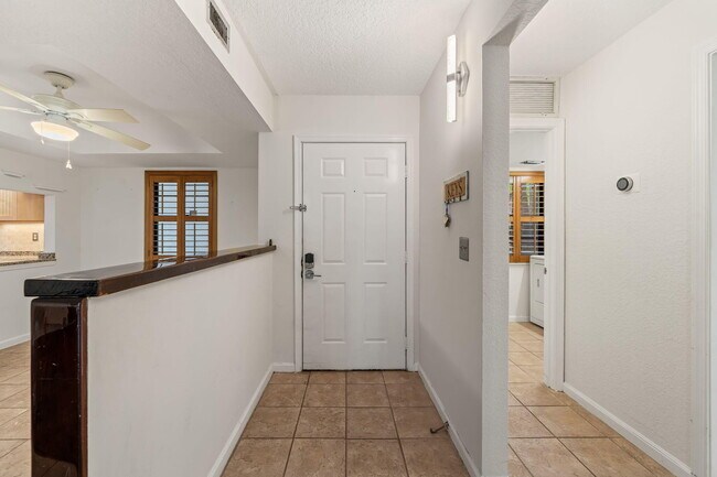 Building Photo - 12568 Shoreline Dr