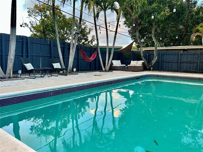 Foto del edificio - 13560 NW 2nd Ave