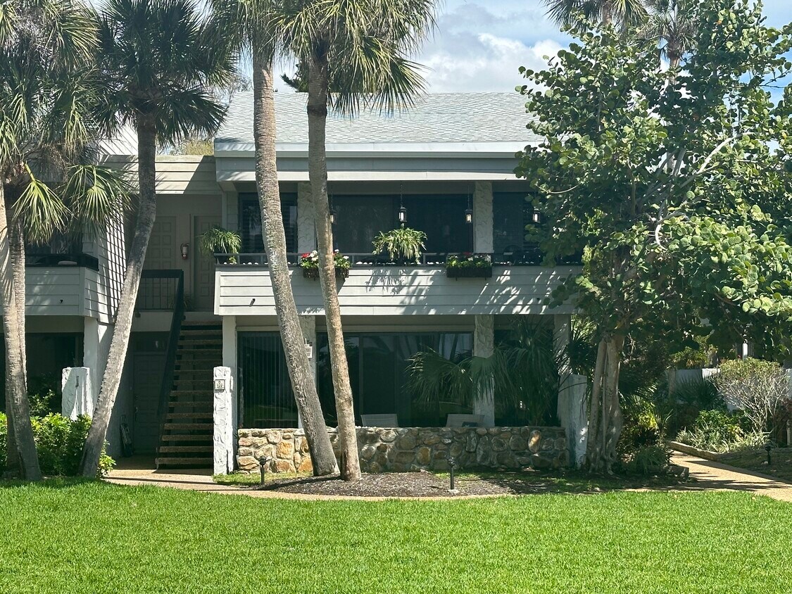 Primary Photo - 1555 Tarpon Center Dr