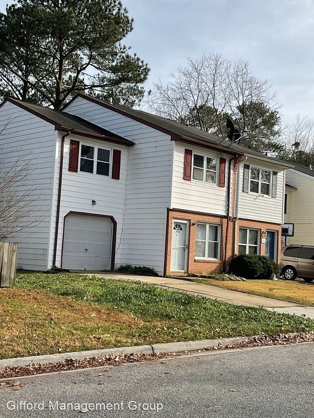 Primary Photo - 3 br, 1.5 bath House - 704 Taft Ave
