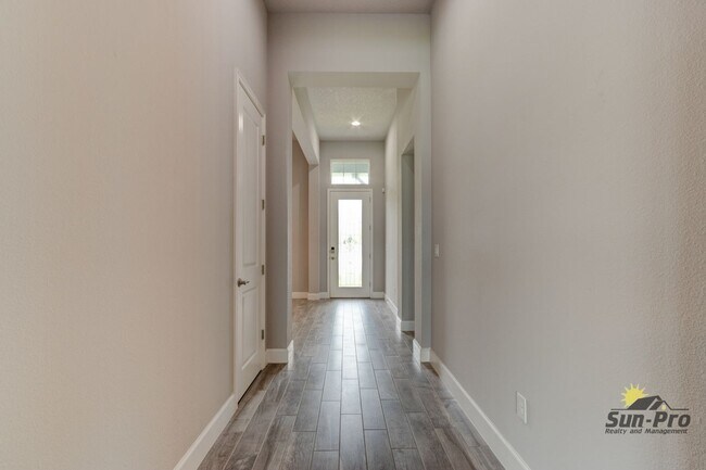 Foto del edificio - 6263 W Fallsgrove Ln