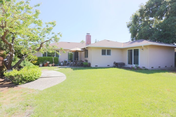 Primary Photo - 20189 Edinburgh Dr