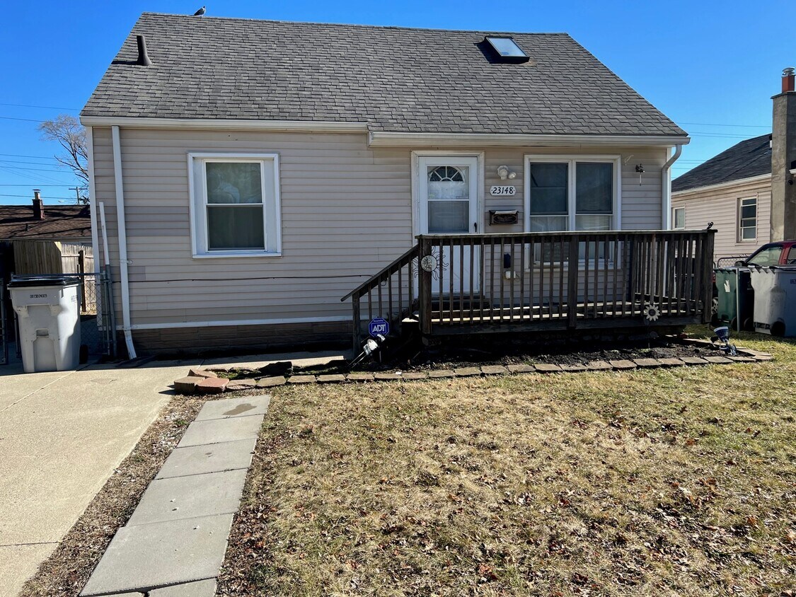 23148 Hoover Ave, Hazel Park, MI 48030 House Rental in Hazel Park, MI