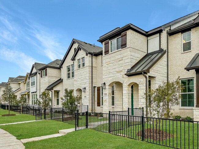 Building Photo - Villas at Bardin
