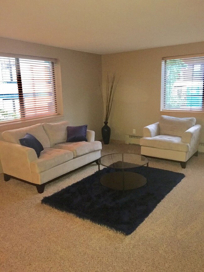 Foto del interior - 311 Kenwood Apartments | Spacious 1-Bedroo...