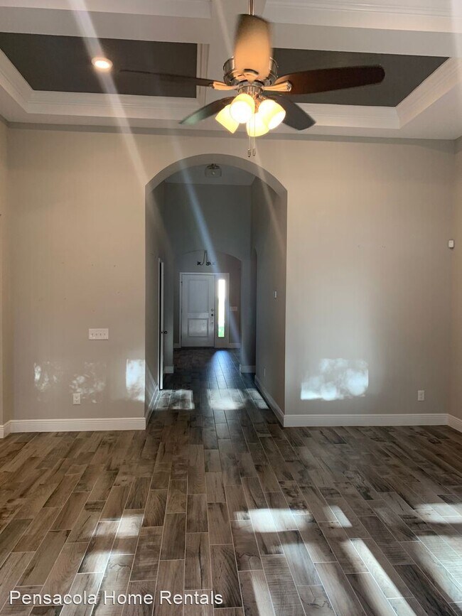 Foto del edificio - 5 br, 3 bath House - 5991 Alder Ave