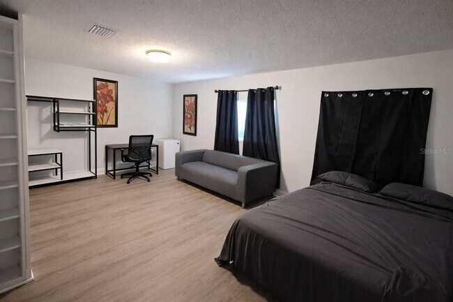 Foto del edificio - 5116 E 122nd Ave