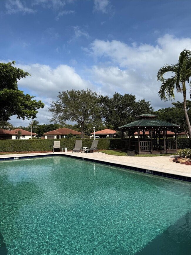 Foto del edificio - 300 NW 42nd St