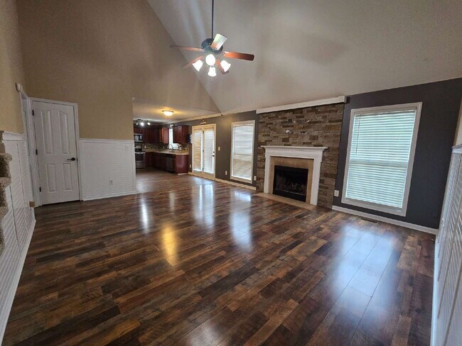 Building Photo - 3529 Southwood Dr