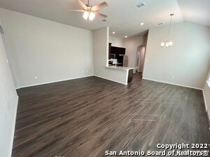 Foto del edificio - 629 Heathers Wy