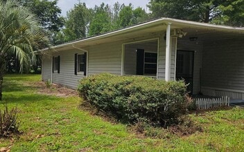 Building Photo - 225 Pecan Ln