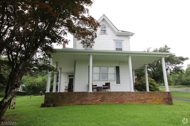 Building Photo - 471 Milford Warren Glen Rd