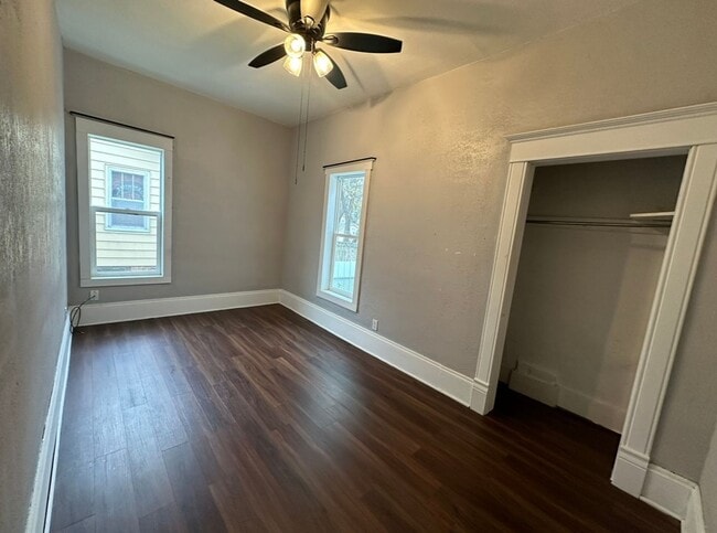 Building Photo - Updated 2 bedroom house $875