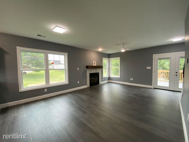 Building Photo - 3 br, 2.5 bath Duplex - 91B Bluebird Ct