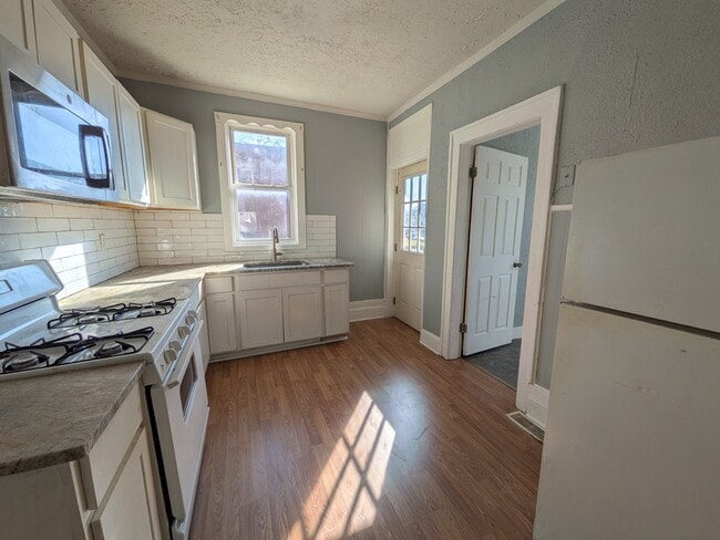 Foto del edificio - 1005 Oakwood Ave