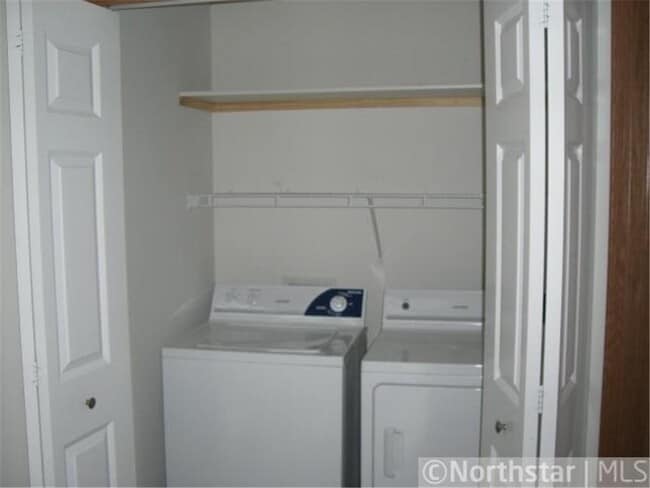 Foto del edificio - 4818 Education Dr N