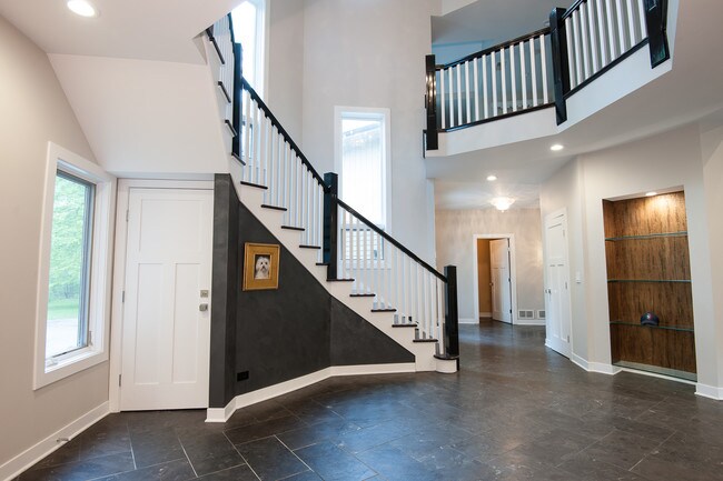 Building Photo - 2700 Gemini Ln