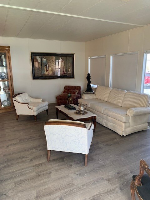 Foto del edificio - 80870-80111 CA-111