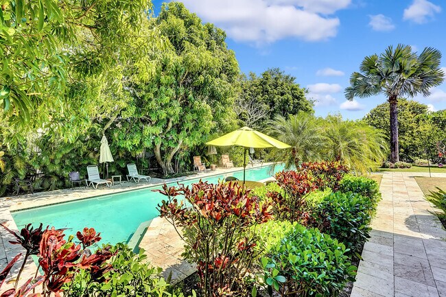 Foto del edificio - 302 NE 7th Ave