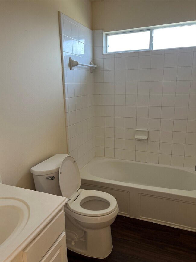 Building Photo - 202 Angela Ln