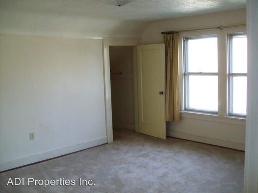 Building Photo - 3238 NE 66th Ave