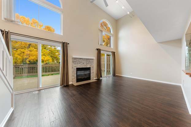 Foto del edificio - 420 Ascot Ln