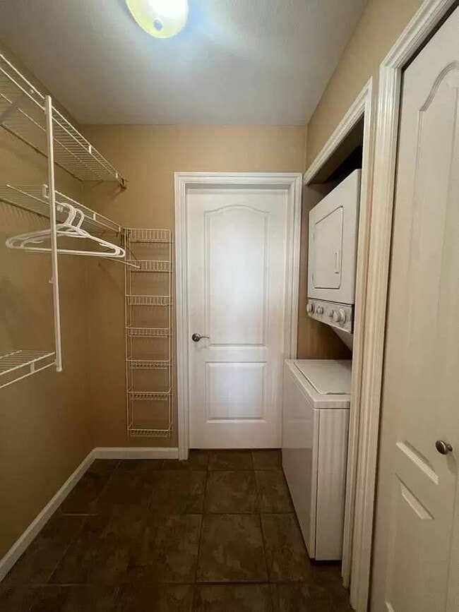 Photo du bâtiment - 33150 4 Av