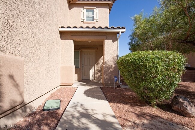 Building Photo - 2516 Courlan Dr