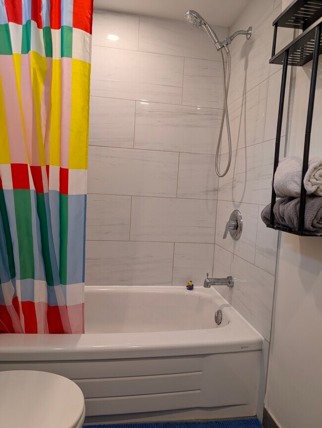 Photo du bâtiment - 2173 6th Av W