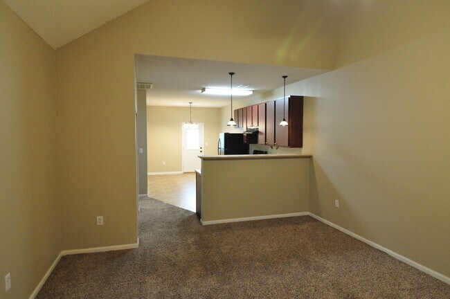 Foto del edificio - Pine Meadow Circle 213-215