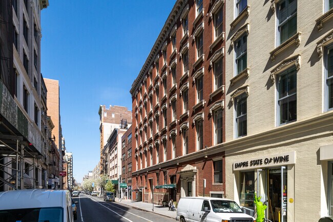 Building Photo - Chelsea 121